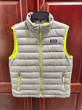 NWOT PATAGONIA Nano Puffer Vest Youth XL (fits womens XS/S) Gray & Neon Green